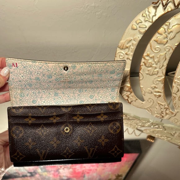 🌸🌸SOLD🌸🌸Authentic Louis Vuitton cute interior - Picture 2 of 7